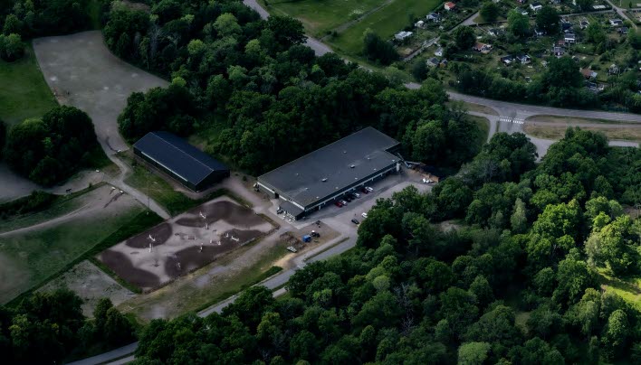 Flygbild över ridanläggningen