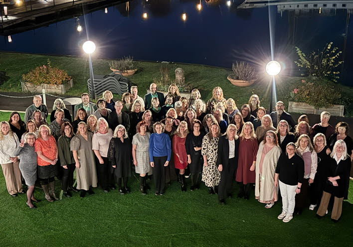 Gruppbildpå hedersgåvomottagare som var med på middagen.