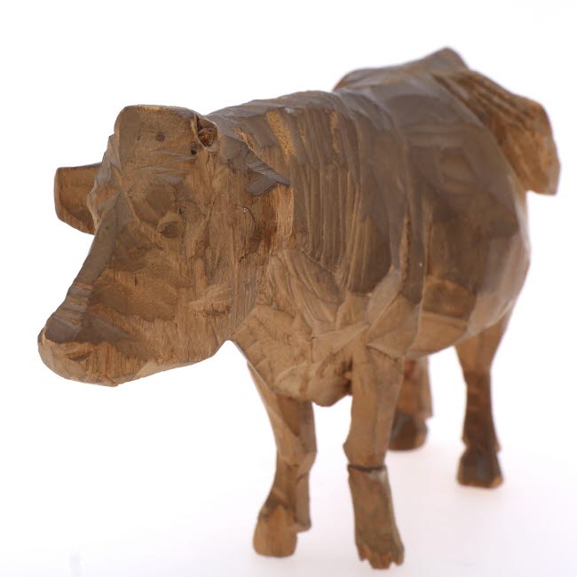 Döderhultare Tjuren snett framifrån